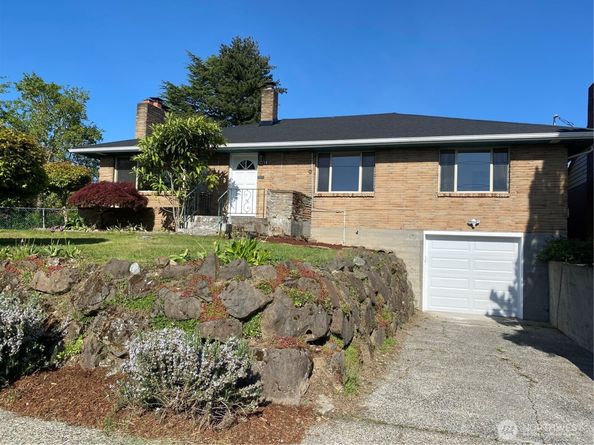 4916 24th Place S, Seattle WA 98108