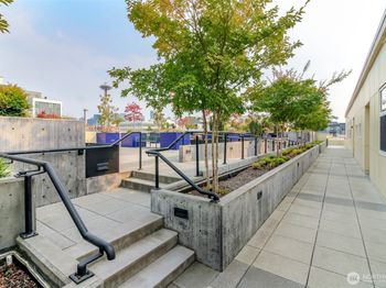 17 W Mercer Street