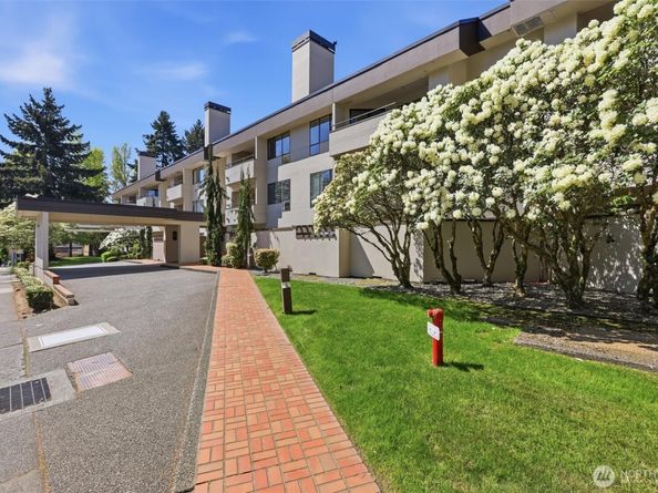 401 100th Avenue NE 209, Bellevue WA 98004