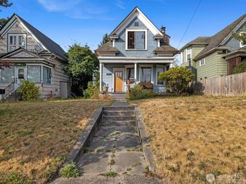 2407 Everett Avenue