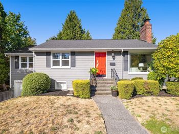 8039 40th Avenue NE