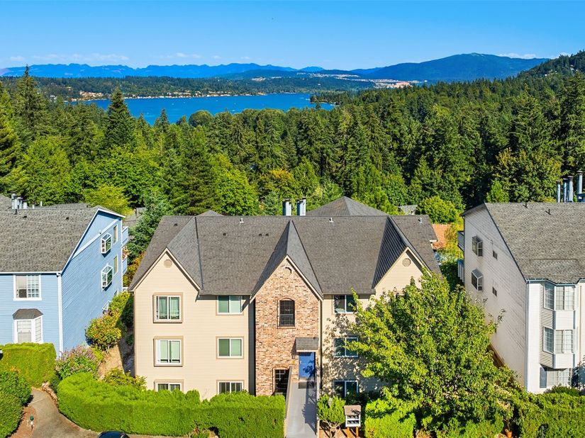 3410 161st Court SE 32, Bellevue WA 98008