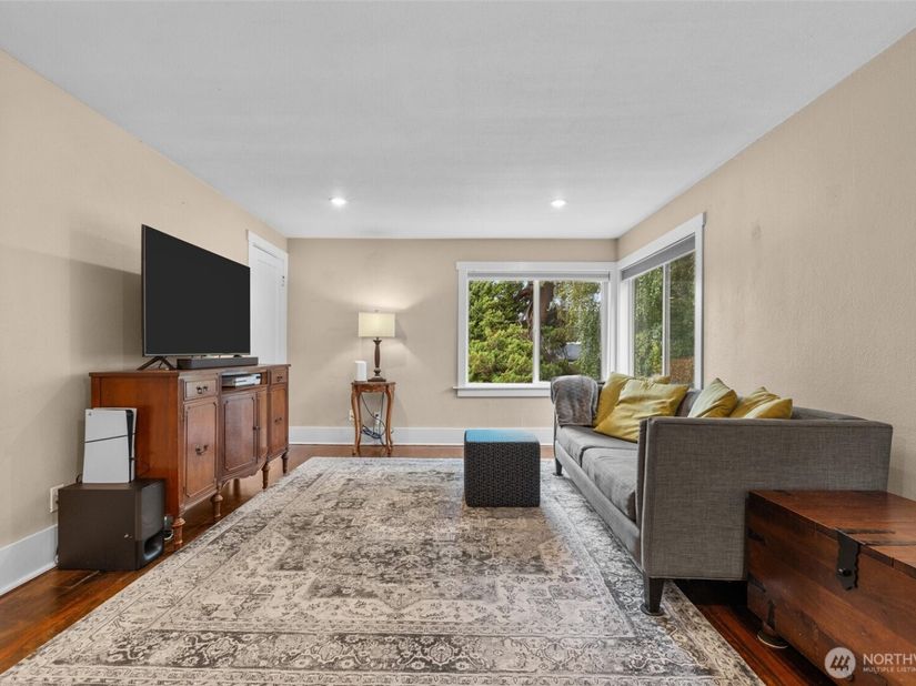 10808 53rd Avenue S, Seattle WA 98178