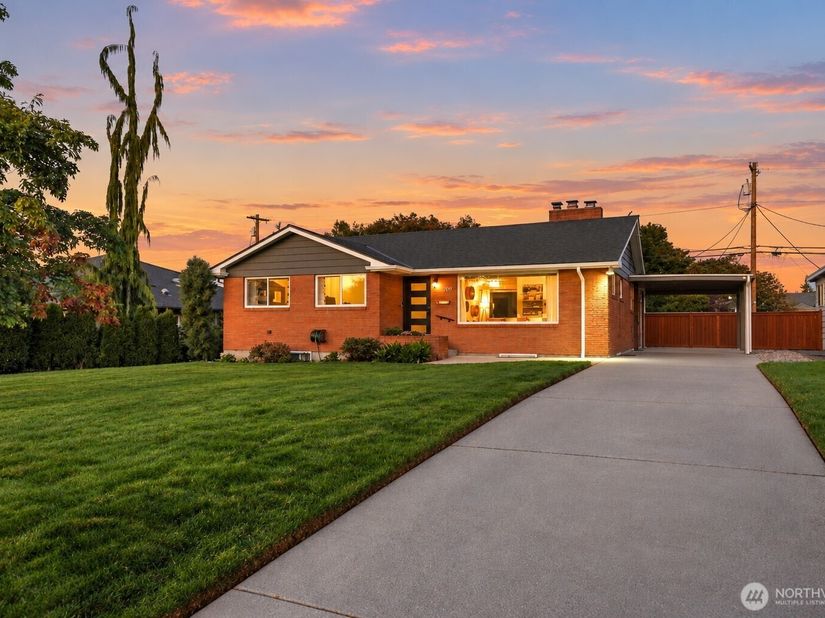 709 Colby Avenue, Everett WA 98201