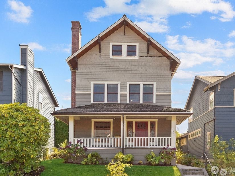 2337 N 61st Street, Seattle WA 98103