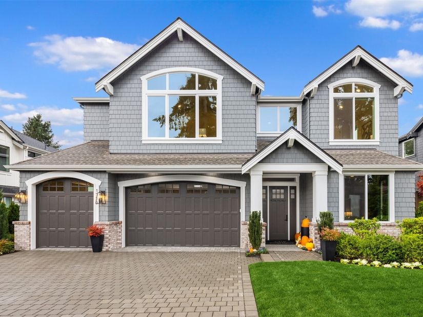 1555 158th Court SE, Bellevue WA 98008