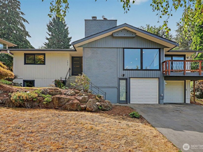7017 NE 155th Place, Kenmore WA 98028