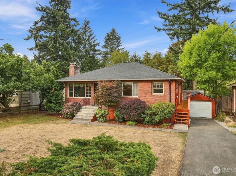 13045 Corliss Avenue N, Seattle WA 98133