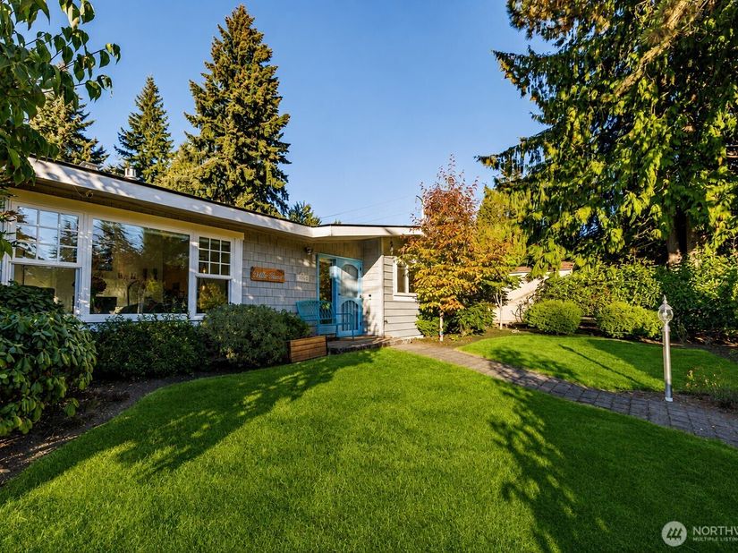 10648 NE 47th Place, Kirkland WA 98033