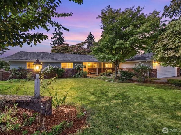 17815 NE 9th Street, Bellevue WA 98008