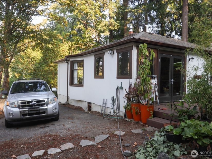 10747 56th Avenue S, Seattle WA 98178