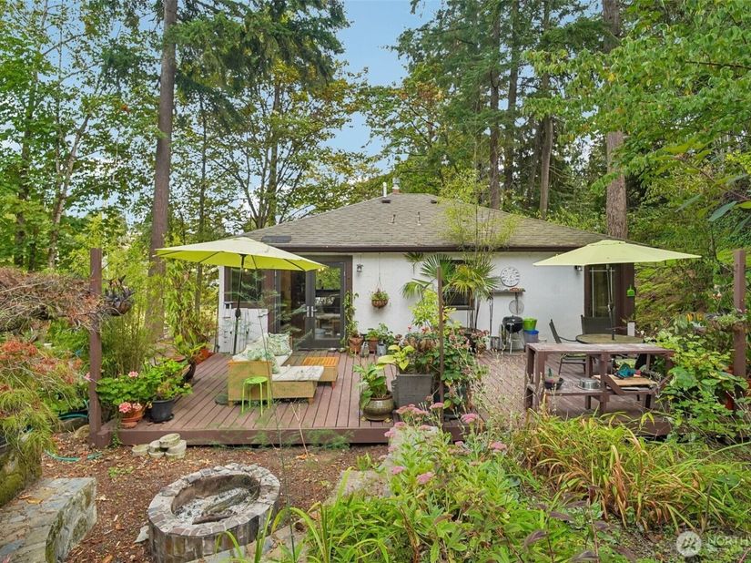 10747 56th Avenue S, Seattle WA 98178