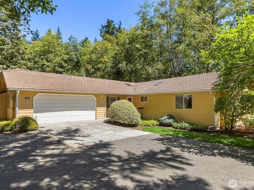8960 NE Day Road, Bainbridge Island WA 98110
