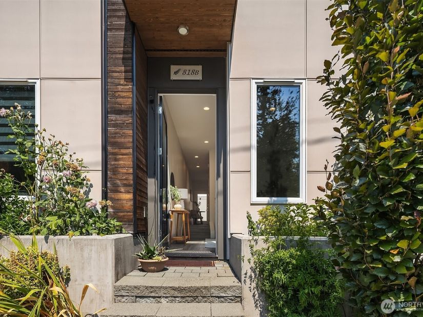 818 NW 53rd Street B, Seattle WA 98107