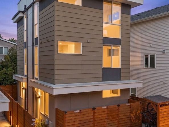 8815 Interlake Avenue N C, Seattle WA 98103