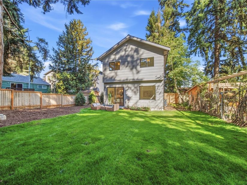 14338 Bagley Avenue N B, Seattle WA 98133