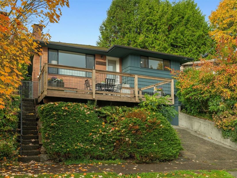 5031 39th Avenue NE, Seattle WA 98105