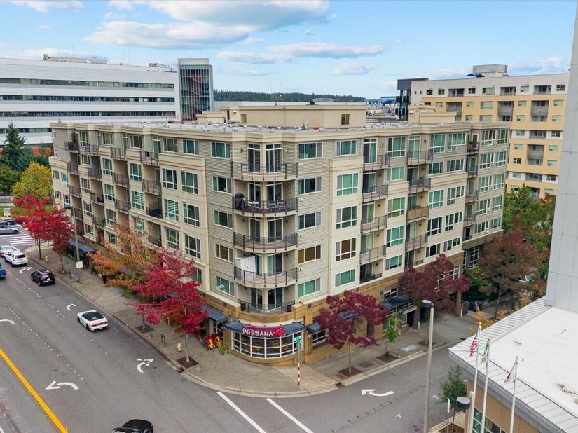 300 110th Avenue NE 207, Bellevue WA 98004