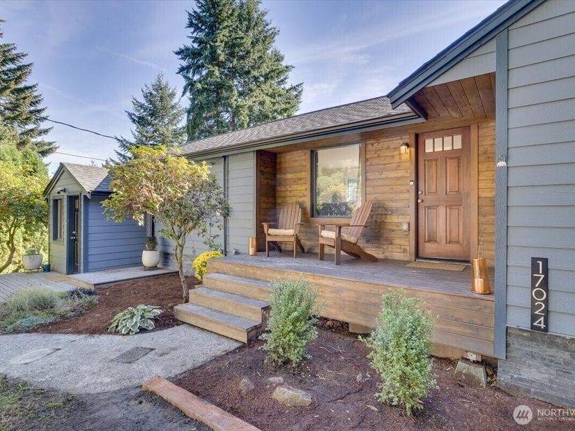 17024 32nd Avenue NE, Lake Forest Park WA 98155
