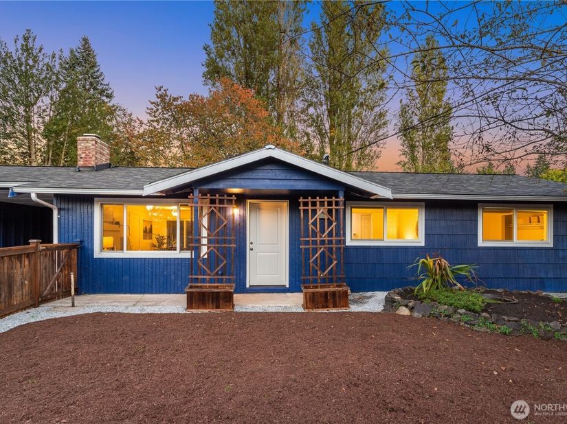 22101 38th Avenue W, Mountlake Terrace WA 98043
