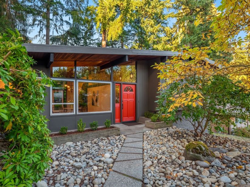 12412 NE 6th Place, Bellevue WA 98005