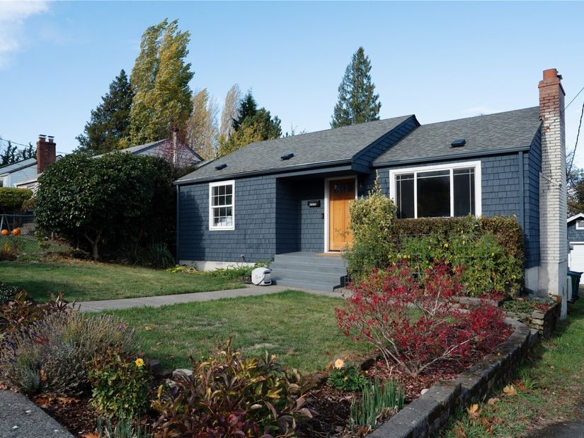 3220 S 136th ST, Tukwila WA 98168