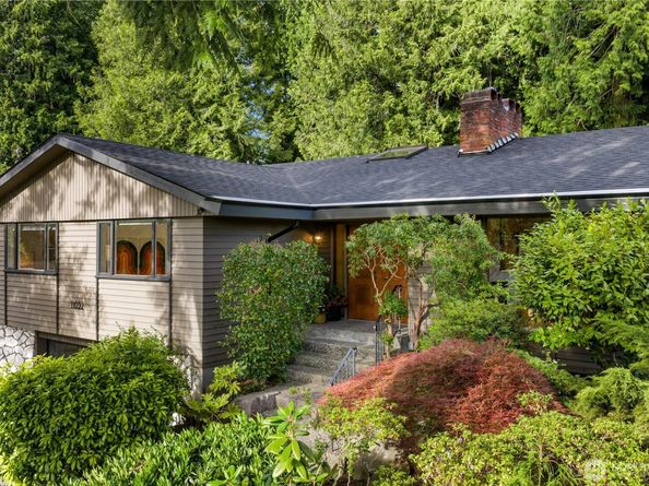 11032 39th Avenue NE, Seattle WA 98125