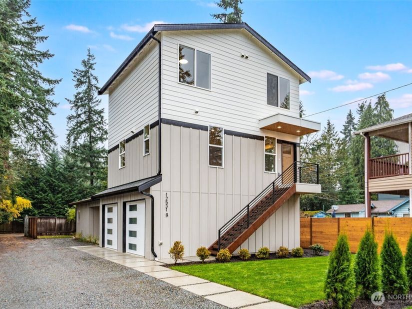12531 25th Avenue NE B, Seattle WA 98125
