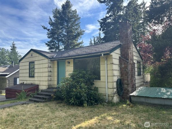15833 15th Avenue NE, Shoreline WA 98155