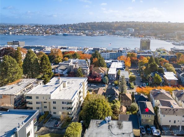 1231 6th Avenue N, Seattle WA 98109