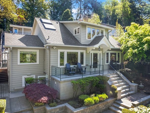 2514 Lake Park Drive S, Seattle WA 98144