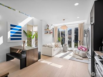 712 W Bertona Street