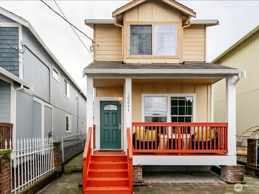 10047 17th Avenue SW, Seattle WA 98146