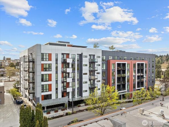 1085 103rd Avenue NE 311, Bellevue WA 98004
