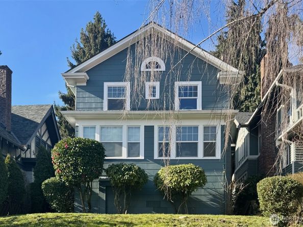 5235 19th Avenue NE, Seattle WA 98105