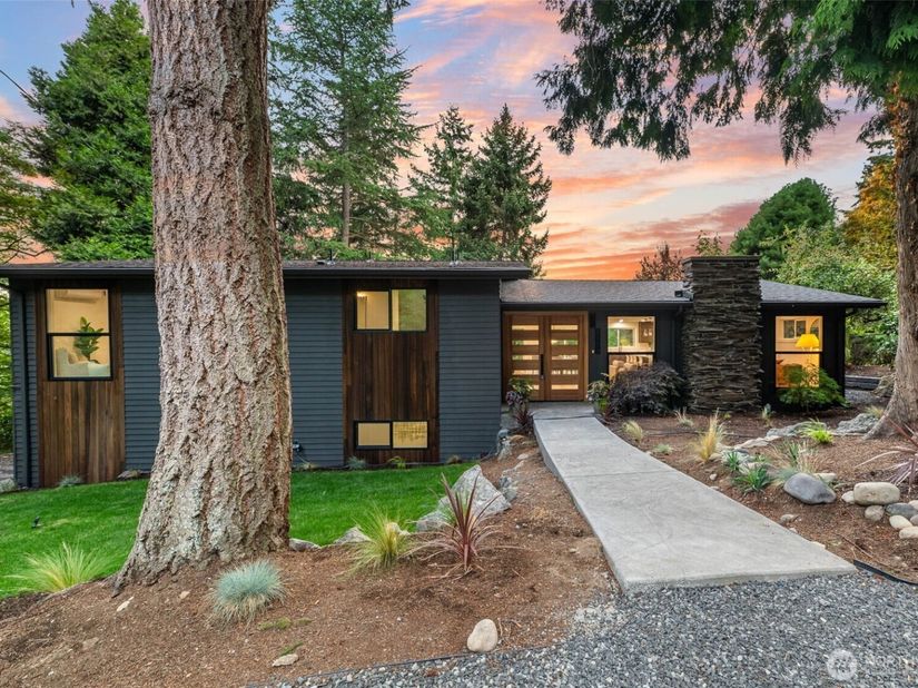 6123 110th Avenue SE, Bellevue WA 98006