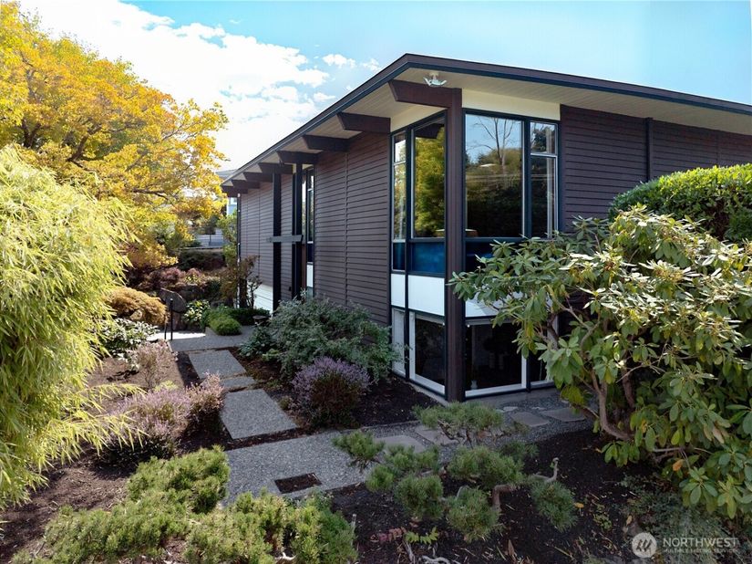 2383 NW 89th Place, Seattle WA 98117