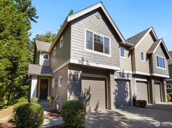 3900 NE 4th Circle