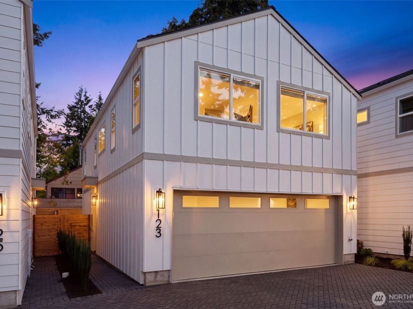 123 N 136th Street, Seattle WA 98133