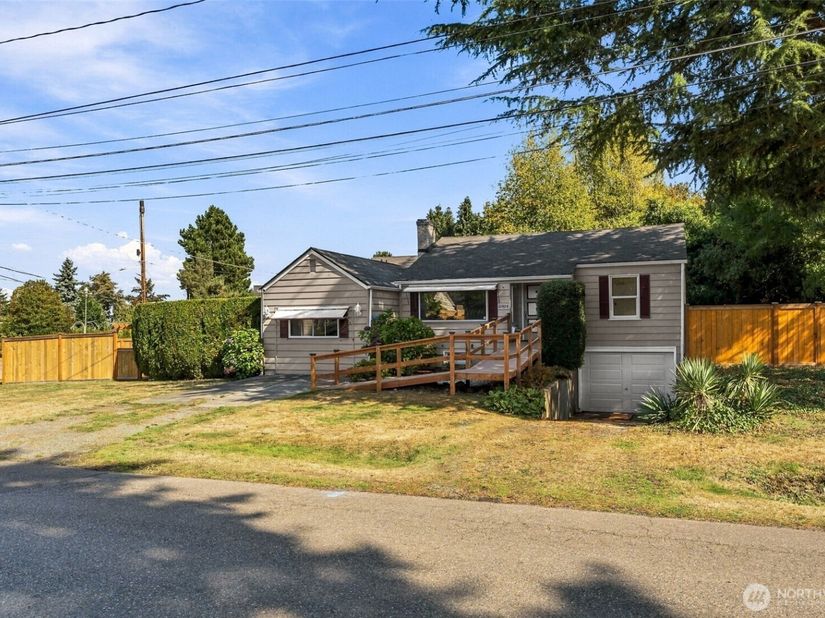 10454 2nd Avenue S, Seattle WA 98168