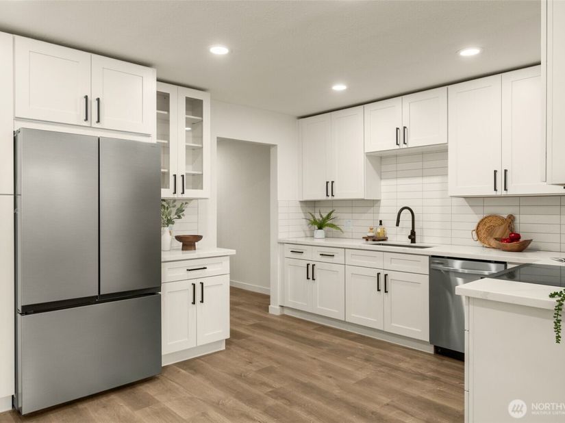 9715 NE Juanita Drive B107, Kirkland WA 98034
