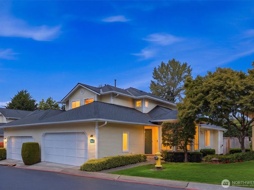 5012 Freeport Lane B, Mukilteo WA 98275
