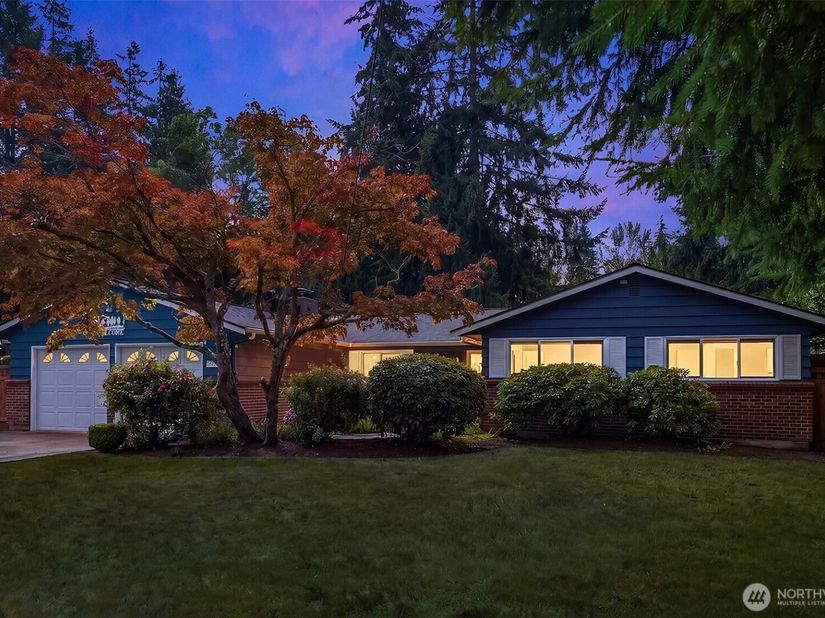 16217 NE 25th Street, Bellevue WA 98008