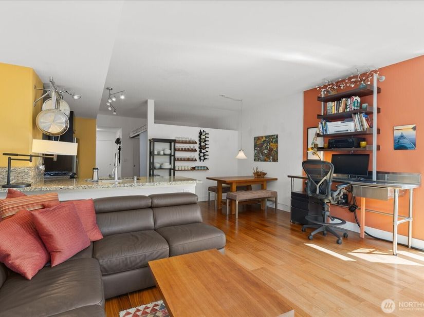 2911 2nd Avenue 517, Seattle WA 98121