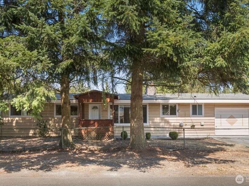 2352 N 188th Street, Shoreline WA 98133
