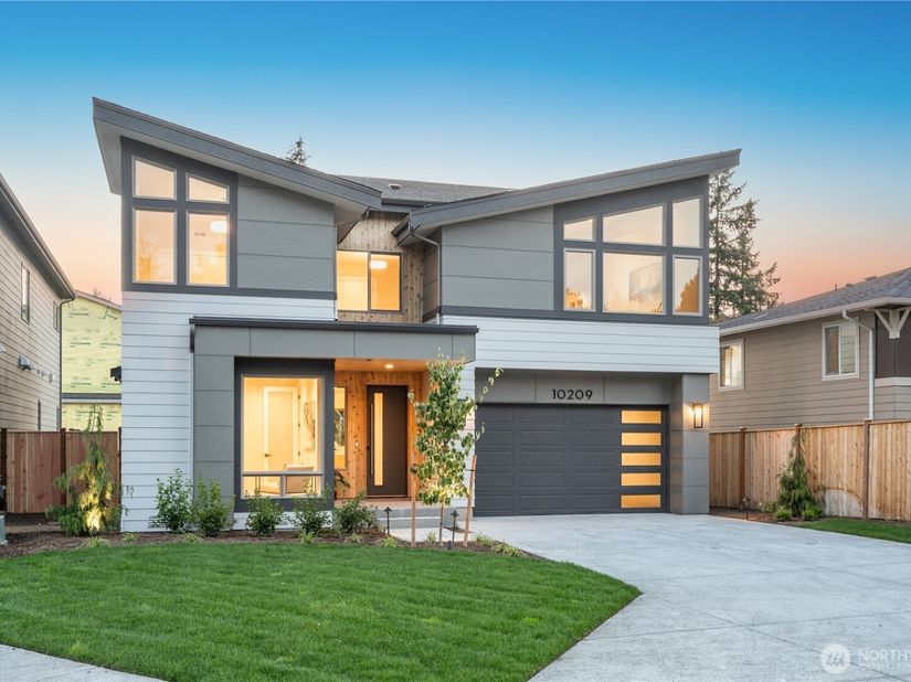 10209 125th Avenue NE, Kirkland WA 98033