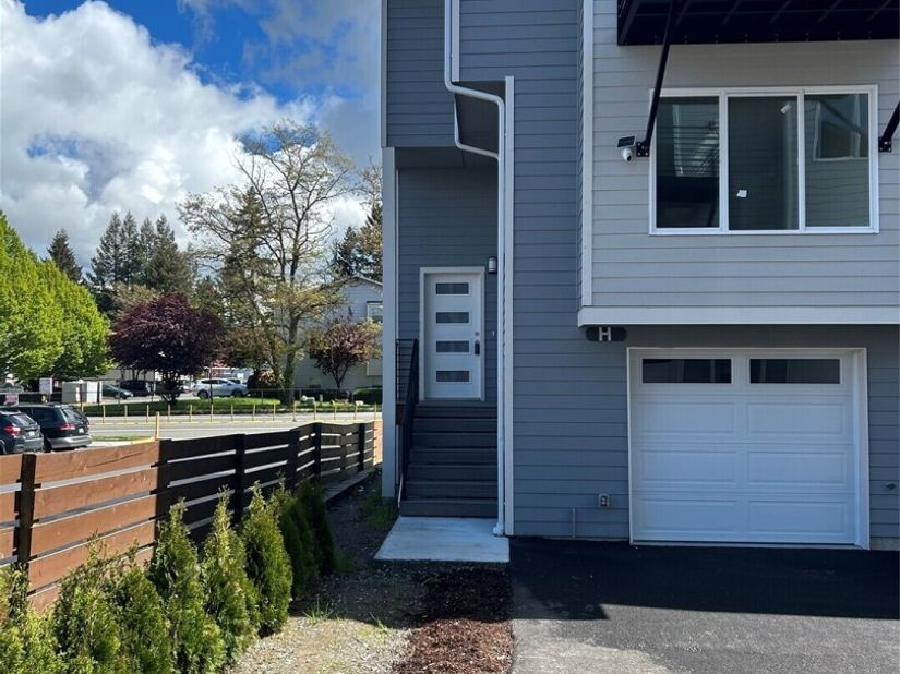 13243 Ambaum Boulevard SW C, Burien WA 98146