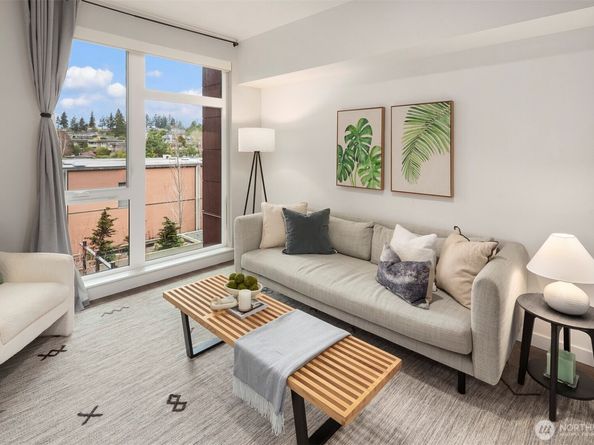 1085 103rd Avenue NE 312, Bellevue WA 98004