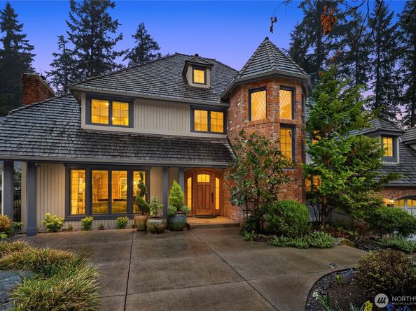 3240 126th Avenue NE, Bellevue WA 98005