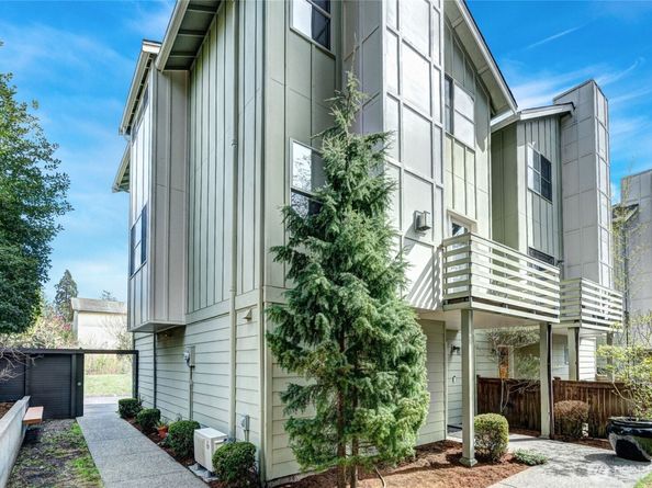 738 N 185th Street, Shoreline WA 98133